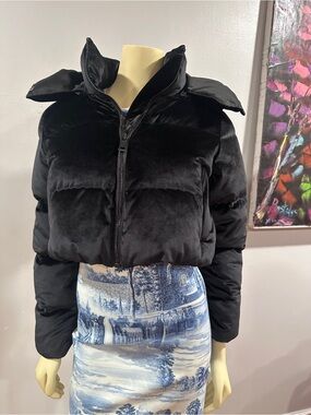 Alice and Olivia Black Puffer Cropped Jacket - Women